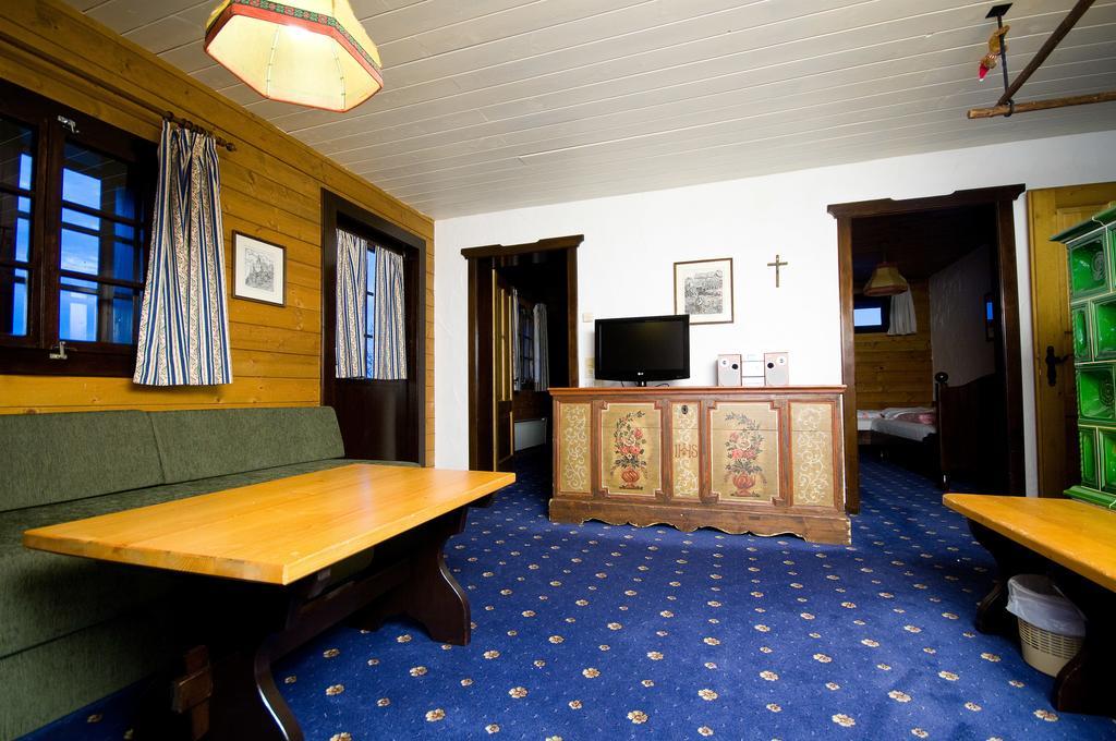 Alpenhaeuser Marcius Sonnenalpe Nassfeld Room photo
